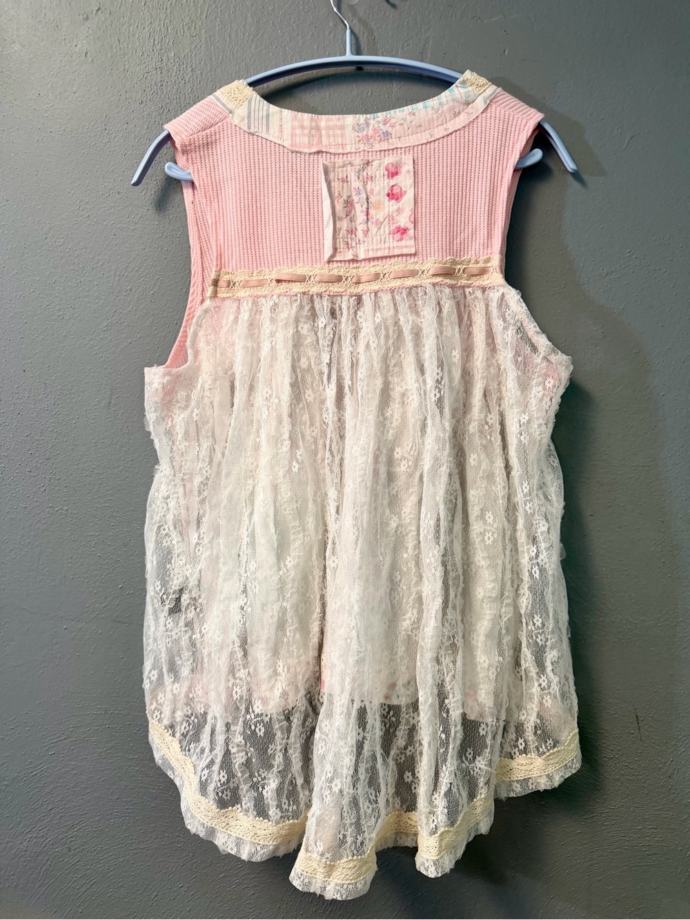 POL Pink & Cream Lace-Back Sleeveless Tunic